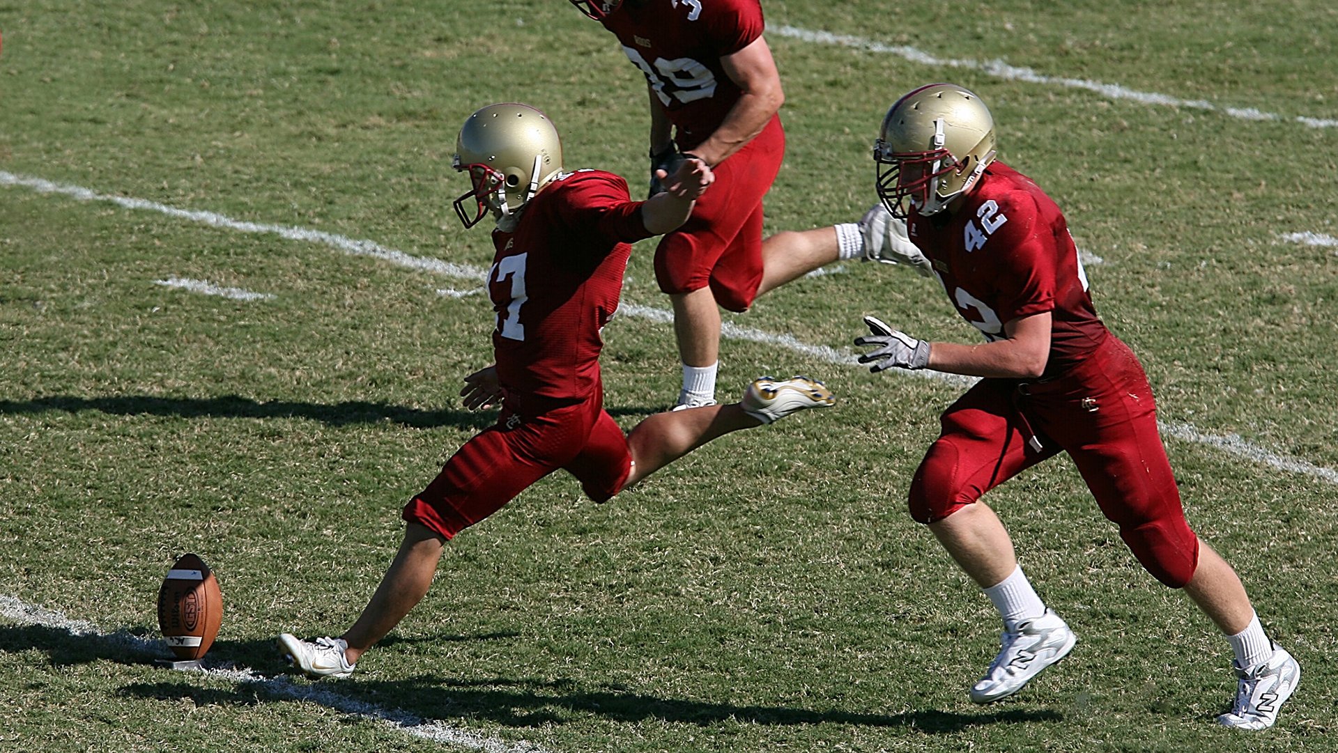 《赛事现场互动环节：增强粉丝体验的新方案》，比赛观众互动环节