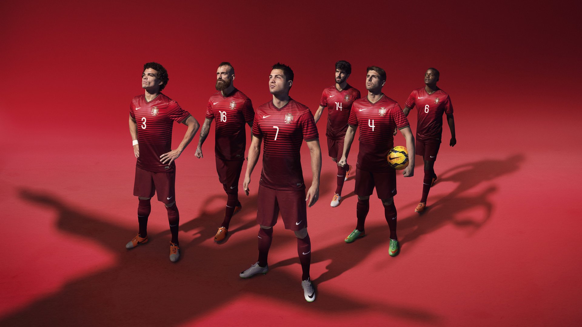 《跨界合作频发：电竞与娱乐、时尚圈的深度融合》，电竞产业与其他产业的融合