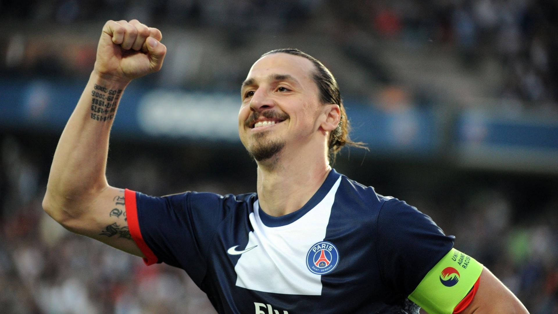 库里：连续52场比赛投中至少三分，创造历史！，库里57分+11记三分难阻败局 再现经典